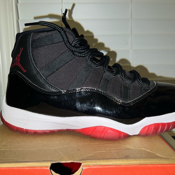Bred 11s - Picture 4 of 7